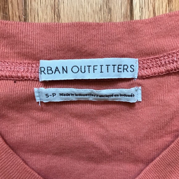 UO long-sleeve shirt! - Picture 5 of 5